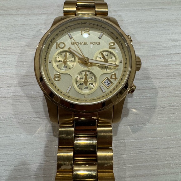 Michael kors watch - Picture 1 of 4